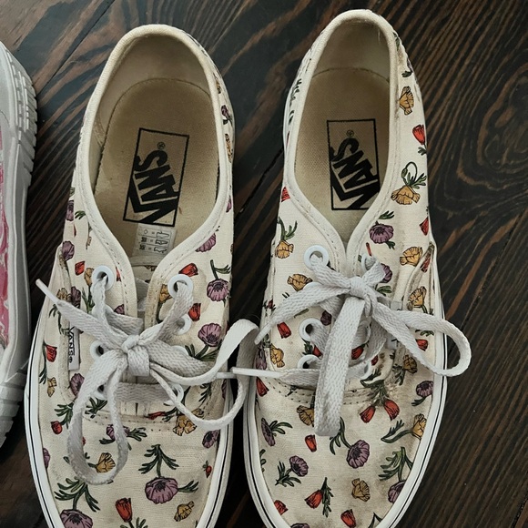 Big girl sneakers - Picture 3 of 9